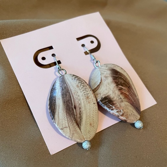 Boho Chic Taupe Earrings - Picture 3 of 8